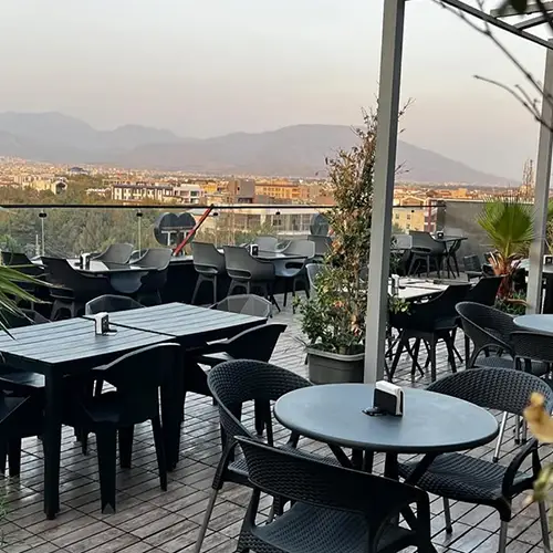 روف گاردن رستوران نورا کرج