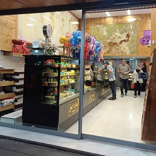 شیرینی فروشی و قنادی مادر کرج گلشهر
