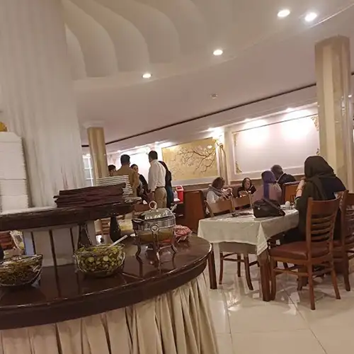 چلو کبابی جوان کرج گلشهر