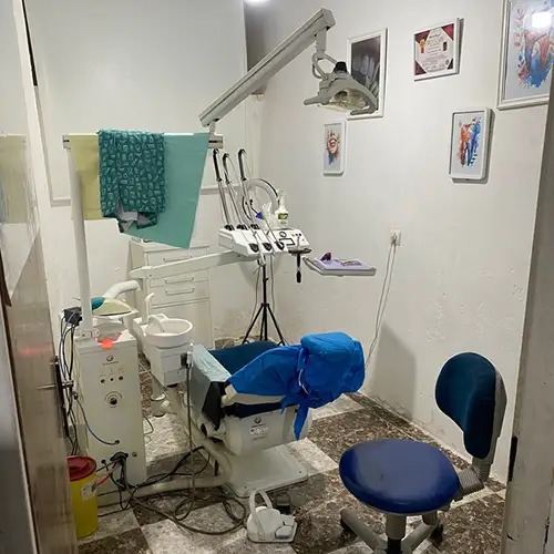 دندانپزشکی زیبایی دکتر ایرج ایزدی