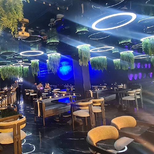 کافه رستوران لونا پیه نا در مهرشهر