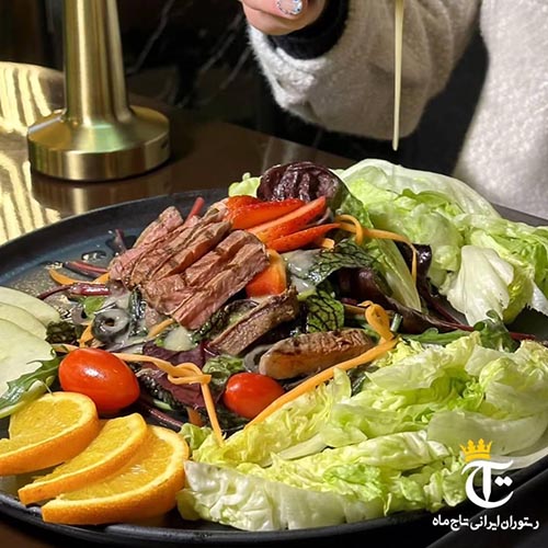 کافه رستوران تاج ماه در مهرشهر