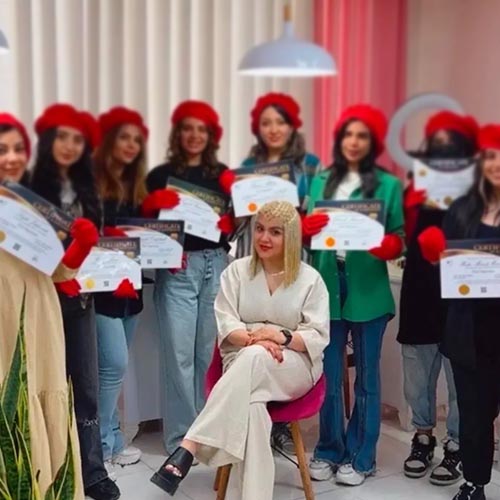 آموزش کاشت ناخن نگار شاملو در گوهردشت