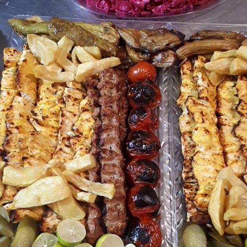 تهیه غذای پارسی در دهقان ویلا